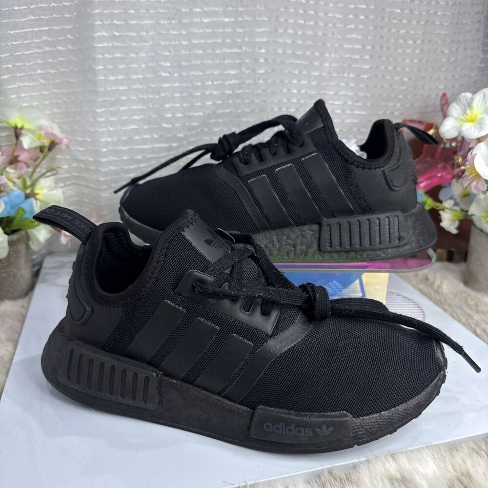 (A2) ADIDAS WOMEN'S NMD_R1 SHOES SNEAKERS BLACK SIZE 6